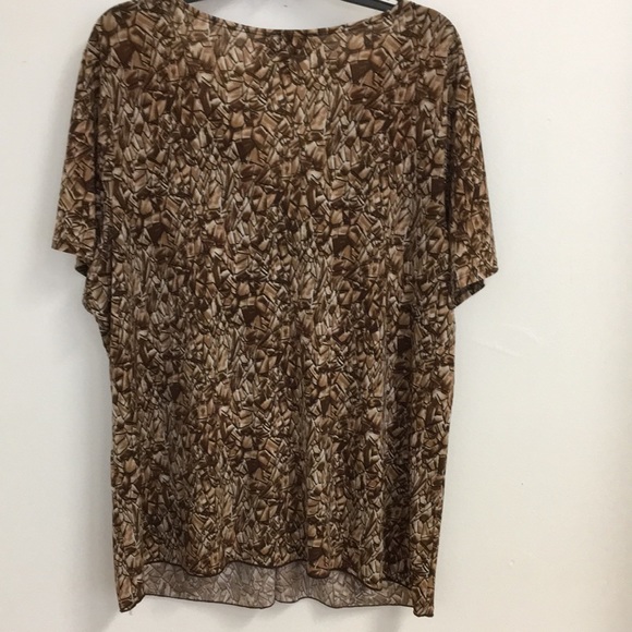 ESSENTIAL TOP - Picture 2 of 4